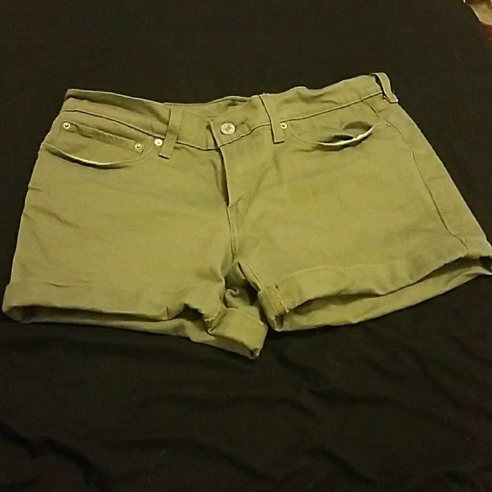 Green levi's shorts